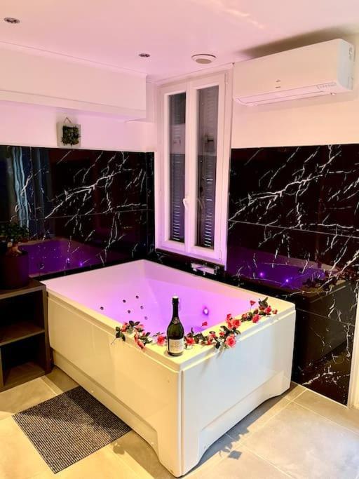شقة Luxury Dreams Balneo لو كانيت المظهر الخارجي الصورة