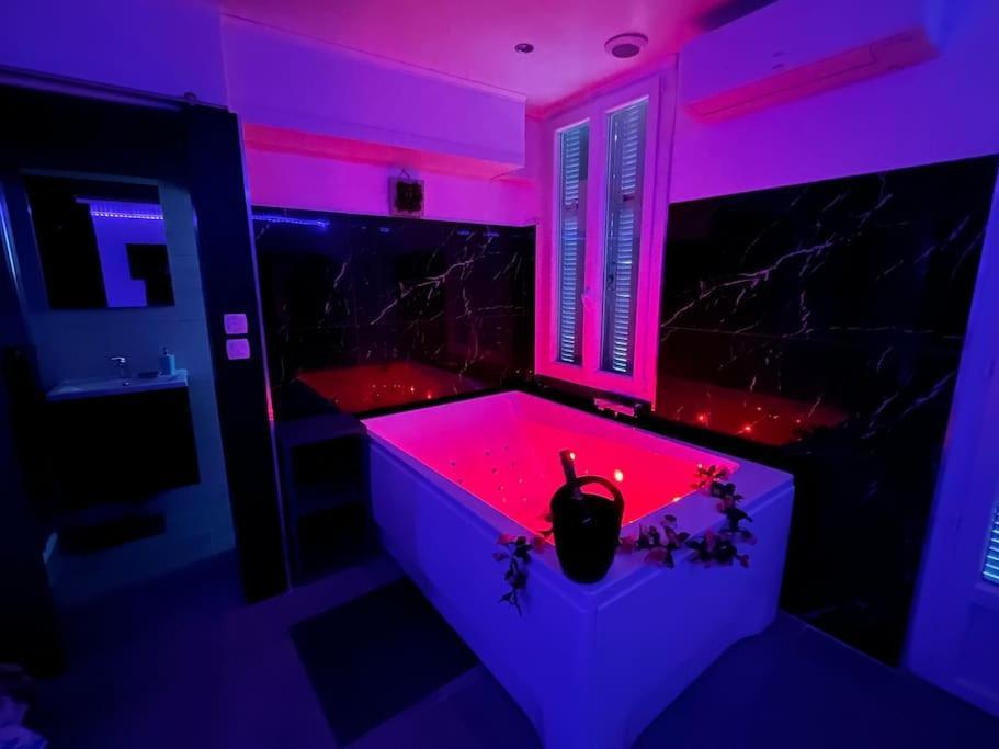 شقة Luxury Dreams Balneo لو كانيت المظهر الخارجي الصورة